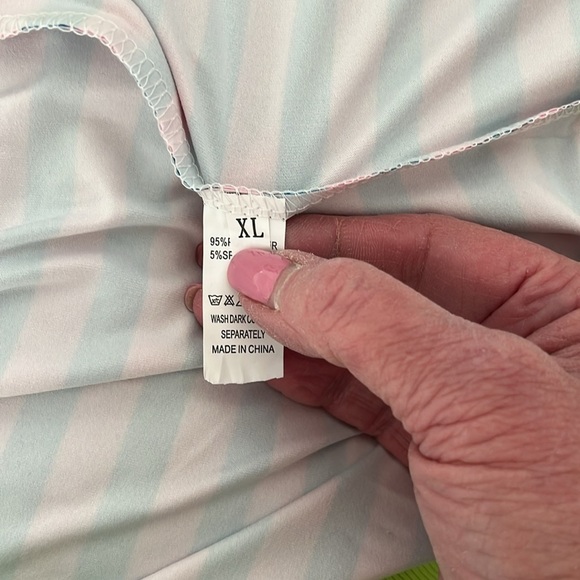 NWOT Women’s Pink And Blue Striped Top With Yellow Trim Size XL - Picture 8 of 8